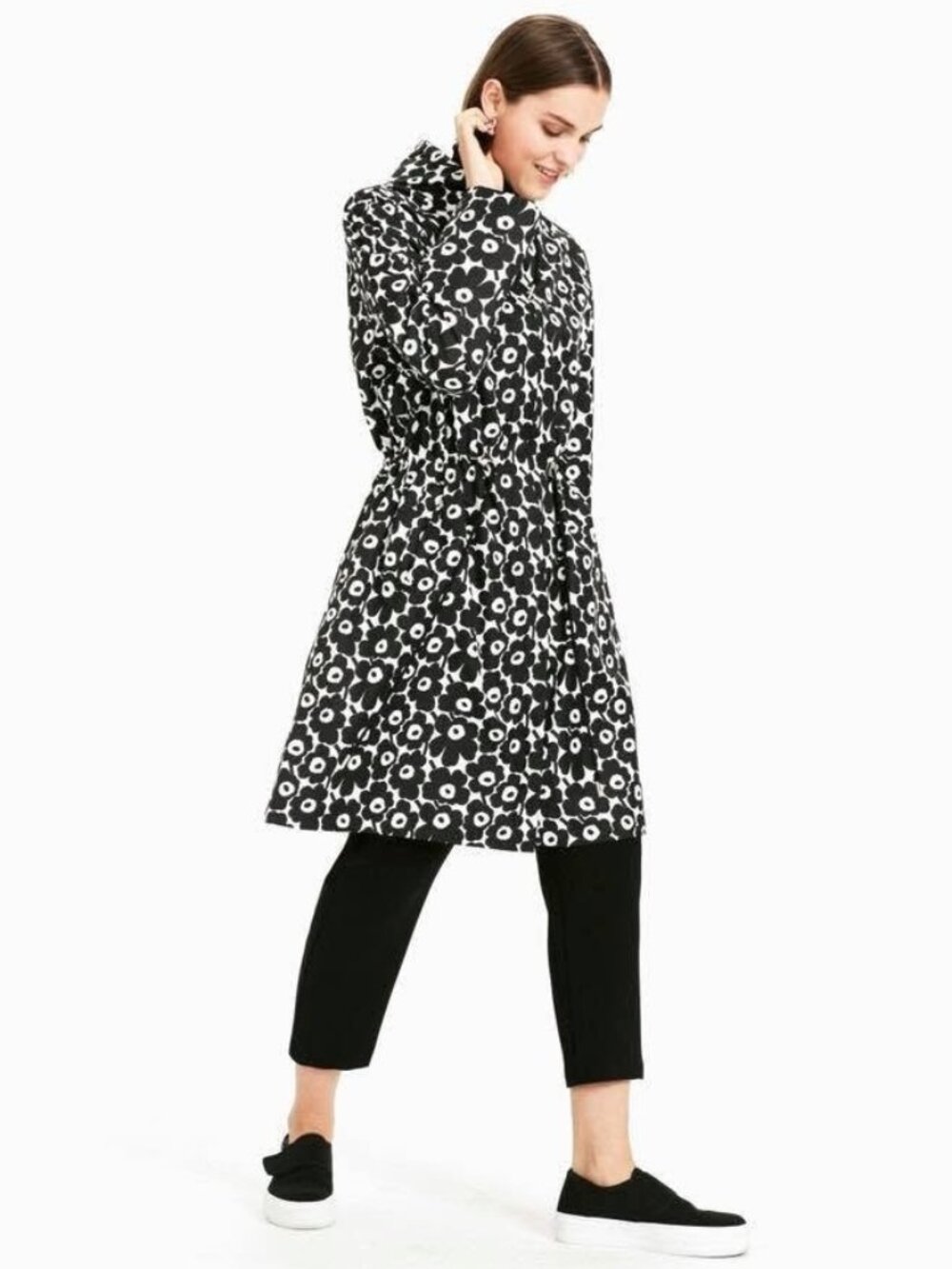 NWT Marimekko Äänne Unikko in Black White Floral Rain Coat M